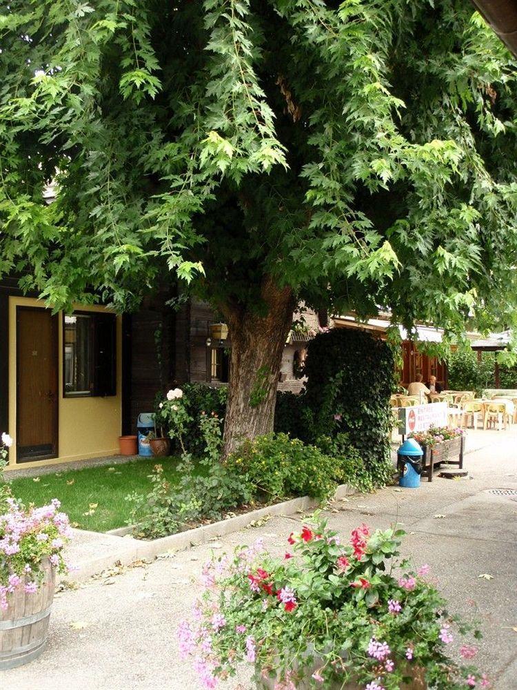 Motel-Restaurant 13 Etoiles Saint-Leonard Екстер'єр фото